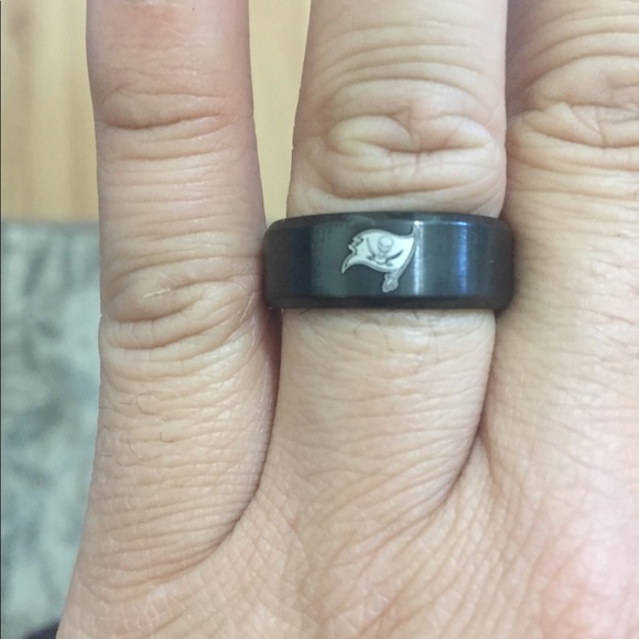 Tampa Bay Buccaneers Black Ring - Picture 3 of 3